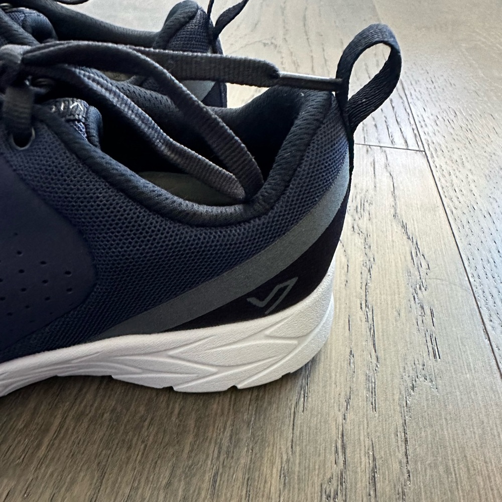 Vionic Sneakers - Picture 6 of 7